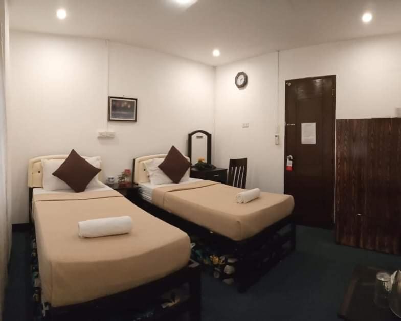 Amax Inn Cebu Мандау Сити Екстериор снимка