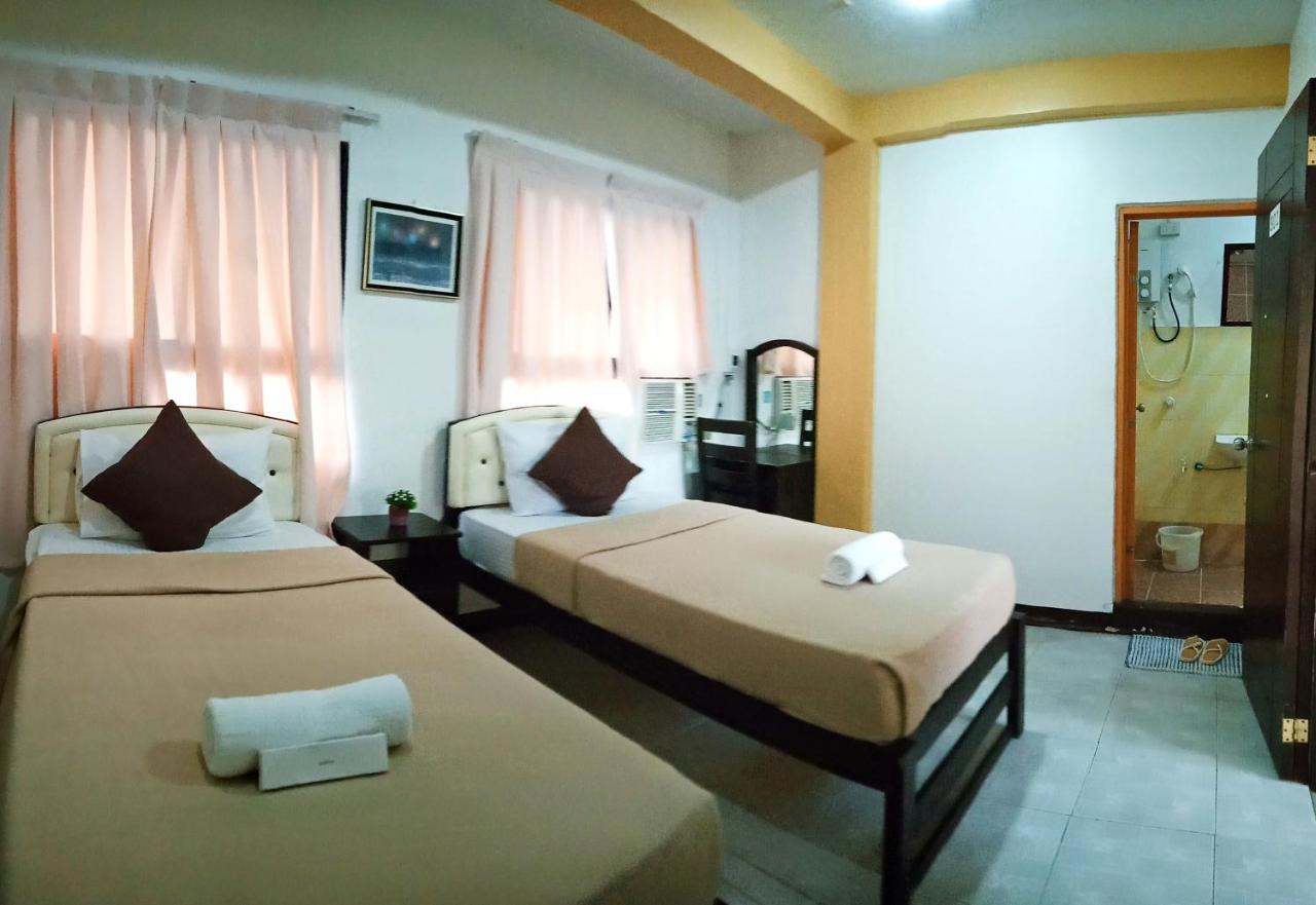 Amax Inn Cebu Мандау Сити Екстериор снимка