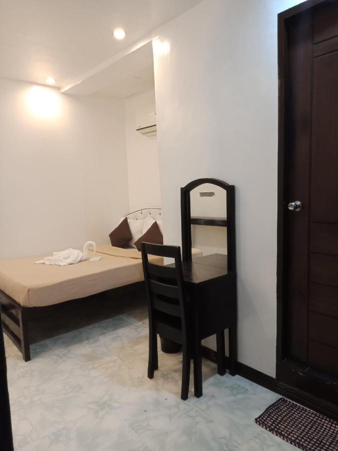 Amax Inn Cebu Мандау Сити Екстериор снимка