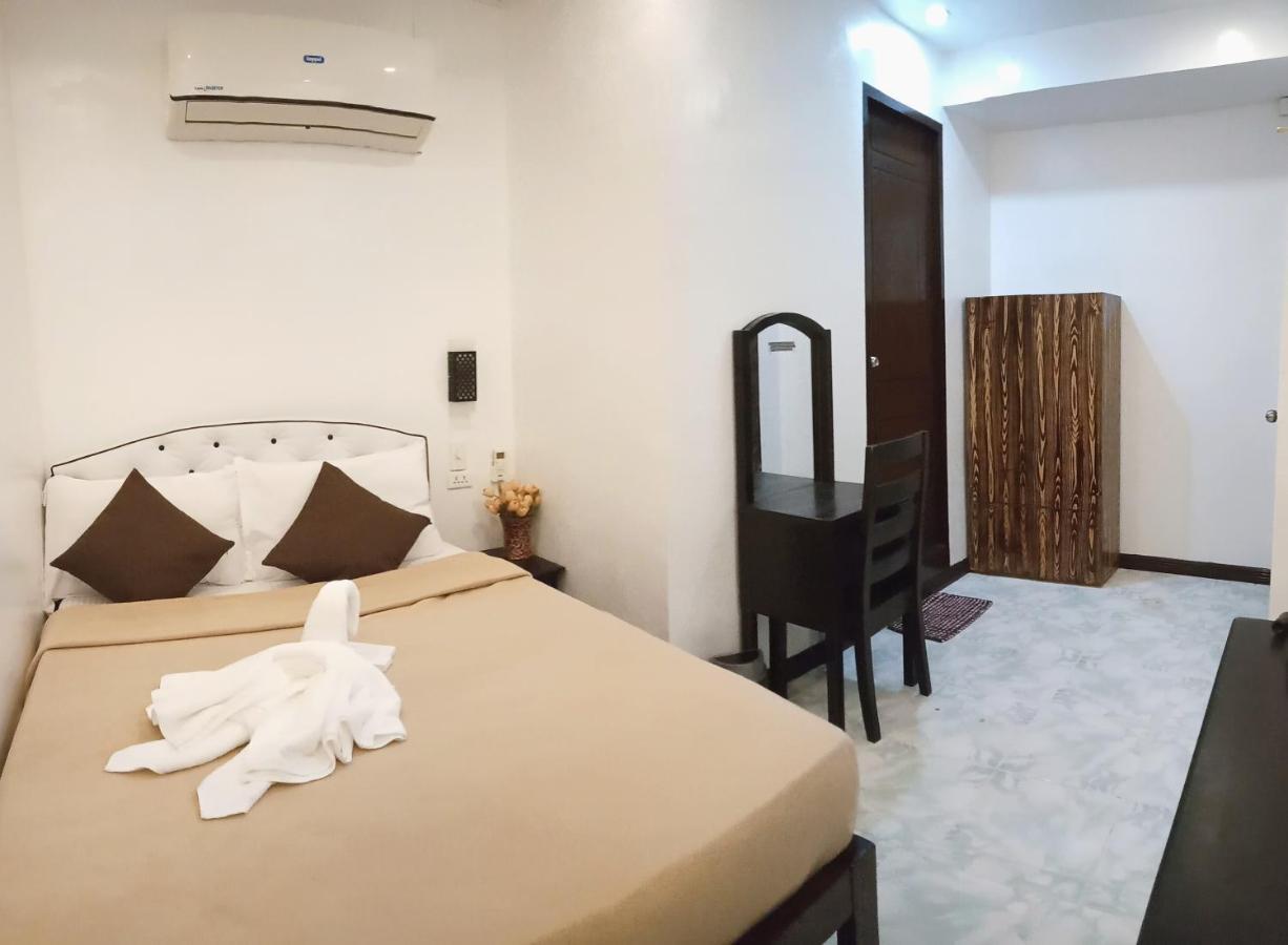 Amax Inn Cebu Мандау Сити Екстериор снимка