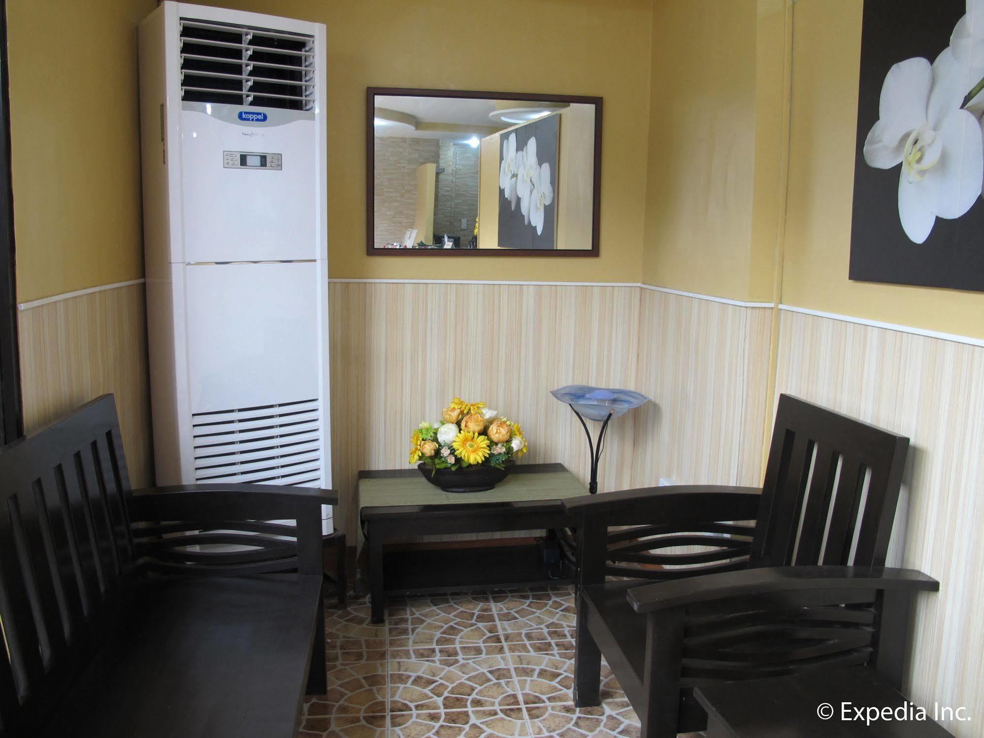 Amax Inn Cebu Мандау Сити Екстериор снимка