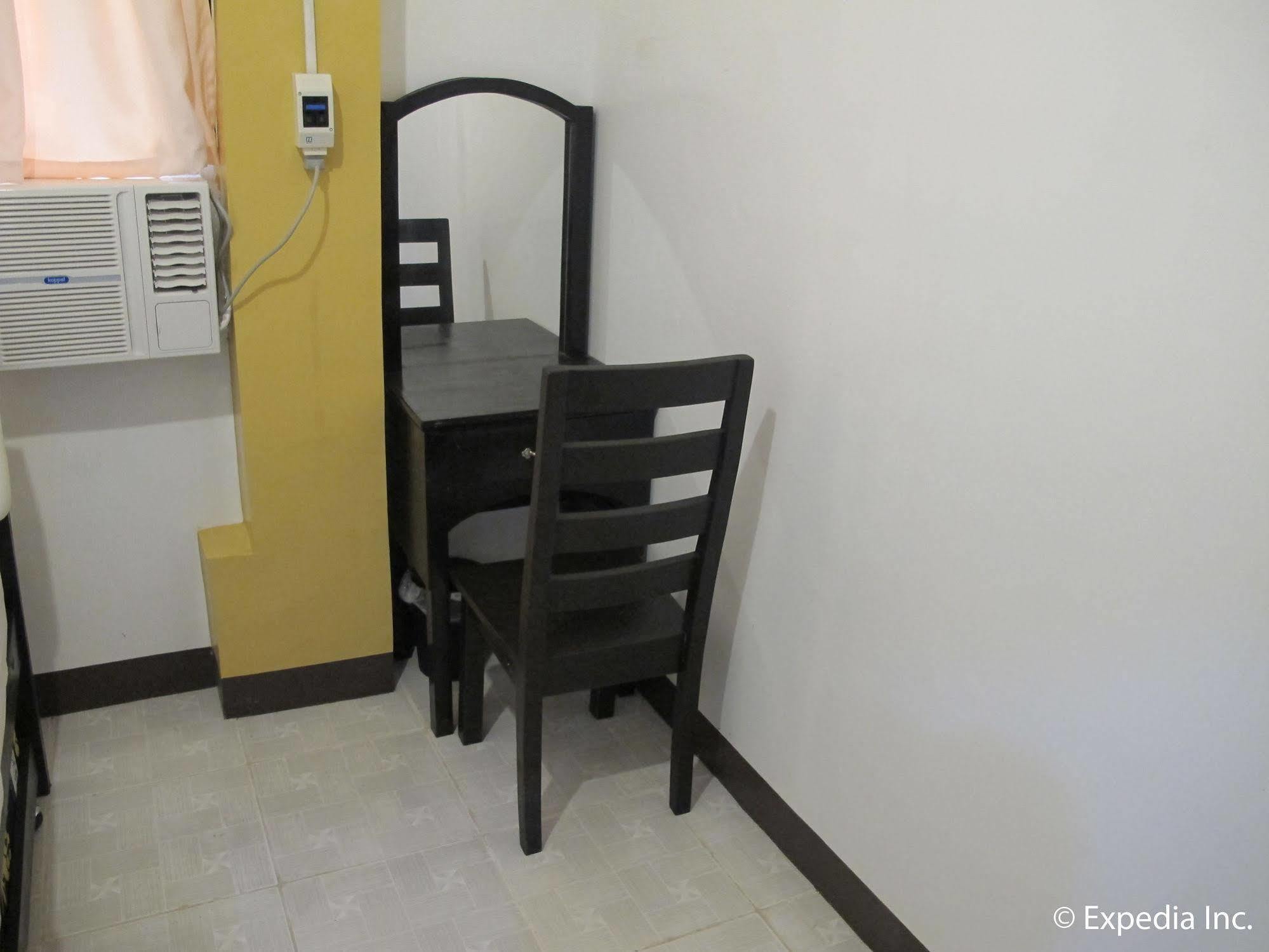 Amax Inn Cebu Мандау Сити Екстериор снимка