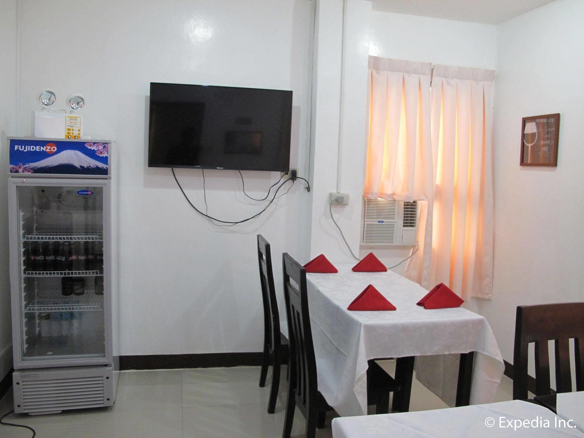 Amax Inn Cebu Мандау Сити Екстериор снимка