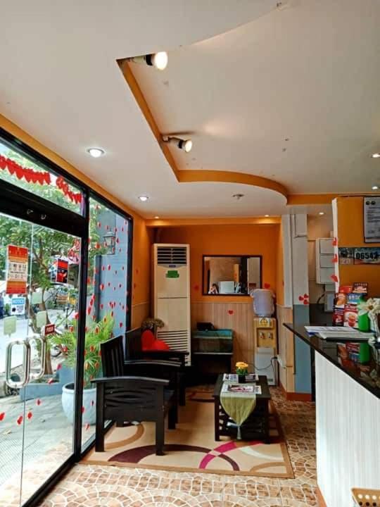 Amax Inn Cebu Мандау Сити Екстериор снимка